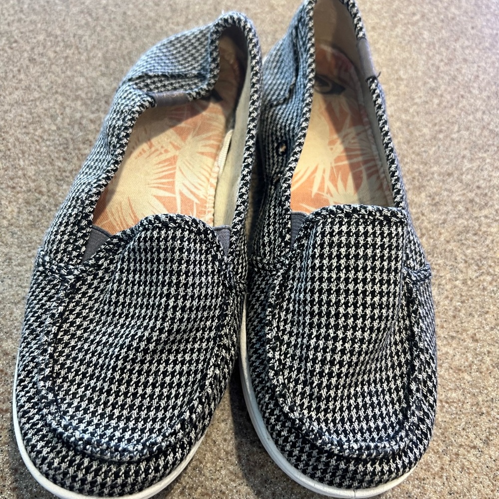 Roxy Black & White Houndstooth Slip-On Loafers